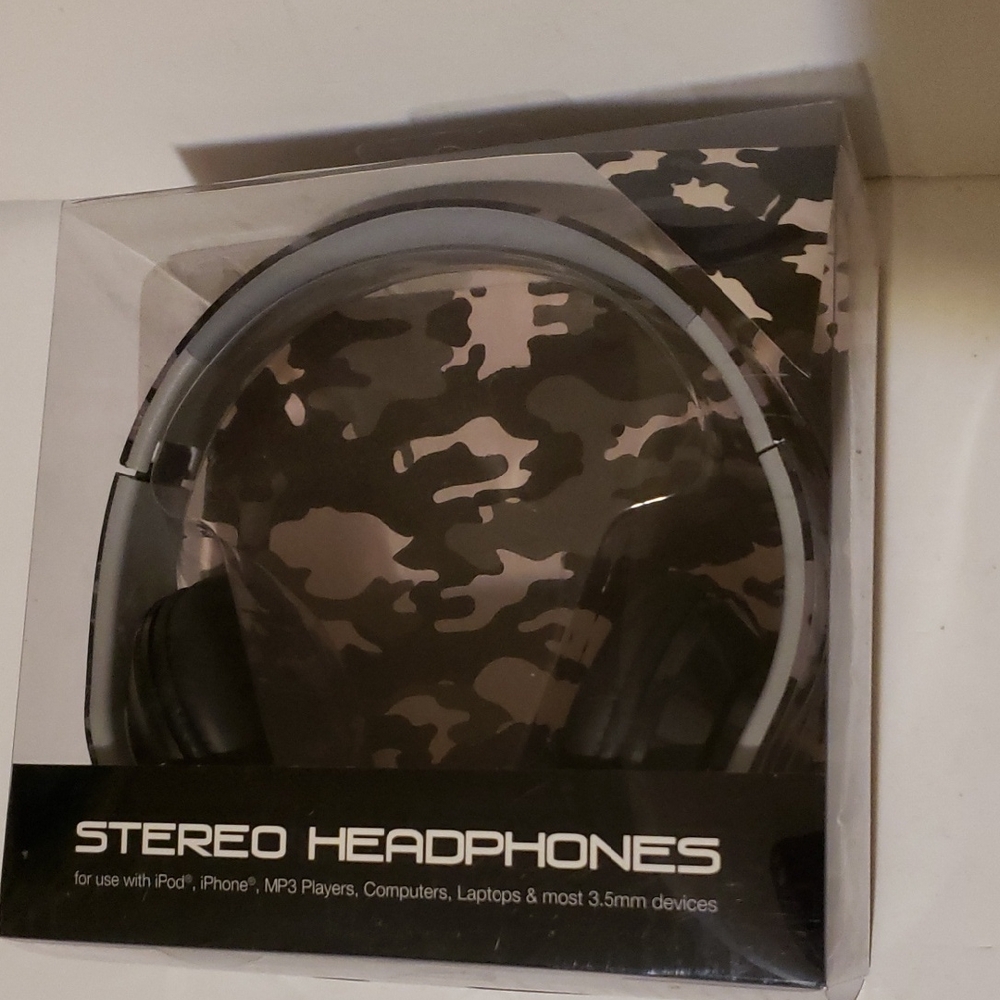 JCPenney Black and Gray Stereo Headphones